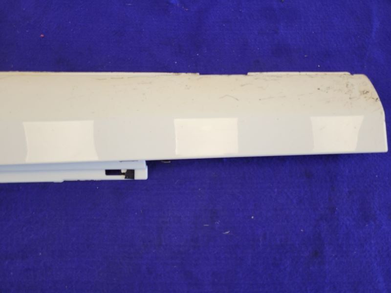 2014-2017 Chevrolet Caprice 6.0L Sedan Driver Left Rocker Panel Molding Trim Wht - The Parts Farm