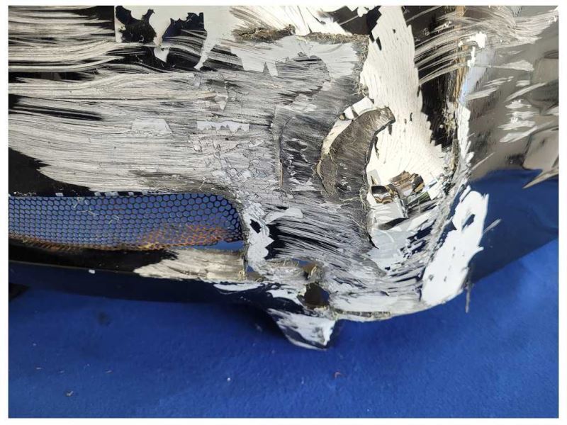 1999-2004 Ford Mustang GT Saleen Rear Bumper Cover Center Exhaust *Damage* 2556 - The Parts Farm