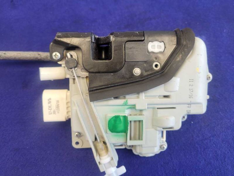 2017 Porsche 911 Turbo 991 Driver Coupe Inner Door Latch 2421 - The Parts Farm