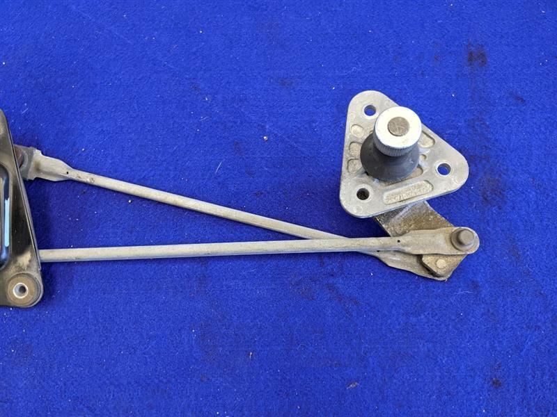 1999-2004 Ford Mustang Cobra SVT DOHC 4.6L Windshield Wiper Arm Blade Wipe - The Parts Farm
