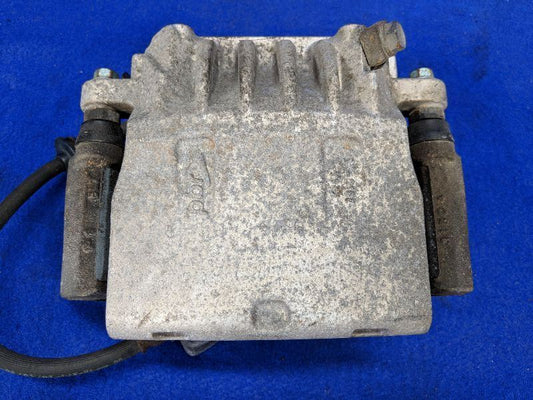 2008-2009 Pontiac G8 GT Driver Left LH Caliper Front Brake Pad Line Hose