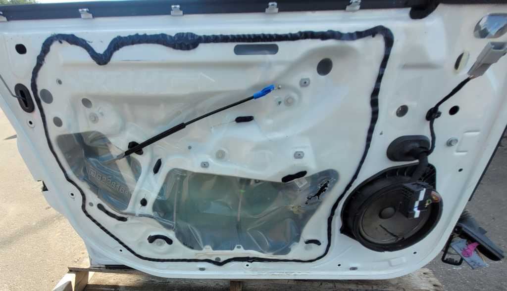 2014-2017 Chevrolet Caprice 6.0L Sedan Driver Left Front Door Shell Paint White - The Parts Farm