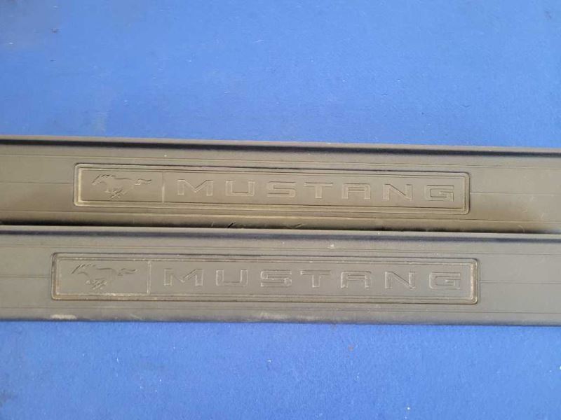 2015-2023 Ford Mustang GT S550 Pair Door Sill Plates No Light Scuff 2439 - The Parts Farm