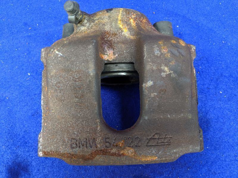 1992-1995 2001-2006 BMW 325i Passenger Driver Calipers Front Brackets NO Pads - The Parts Farm