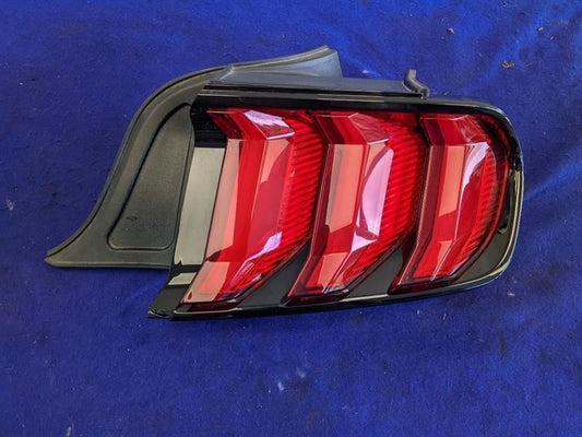 2018-2023 Ford Mustang GT S550 Passenger Right Taillight Lamp Brake Lens OEM