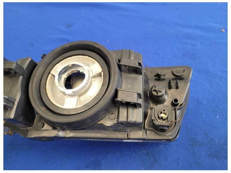 2003-2004 Ford Mustang Cobra SVT DOHC Passenger Front Headlight Lamp 2573 - The Parts Farm