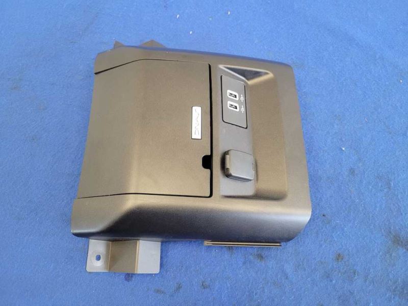 2015-2017 Ford F150 4x4 Pickup Truck USB Port Charger Connector 2444 - The Parts Farm
