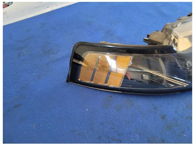1999-2004 Ford Mustang GT Passenger RH Front Headlight Lamp Light 2589 - The Parts Farm