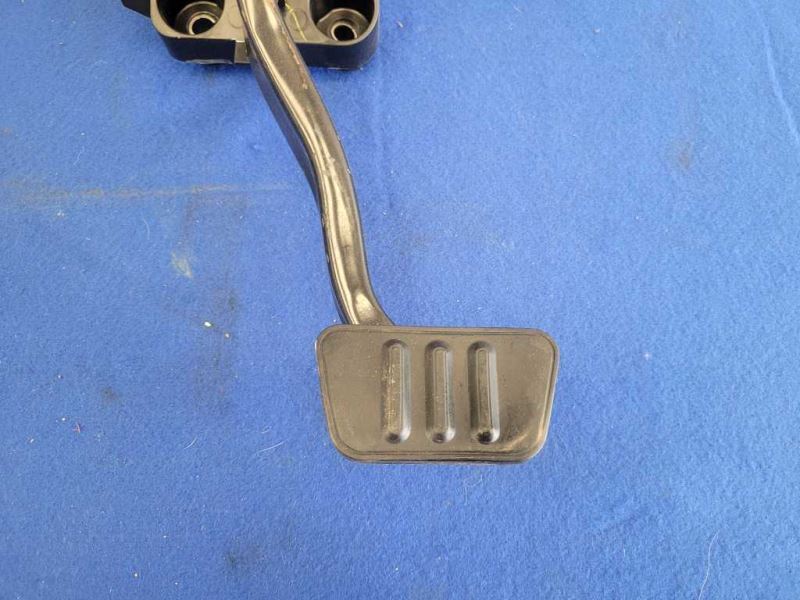 2015-2017 Ford Mustang GT S550 Brake Pedal Box Cage Automatic Transmission 2483 - The Parts Farm