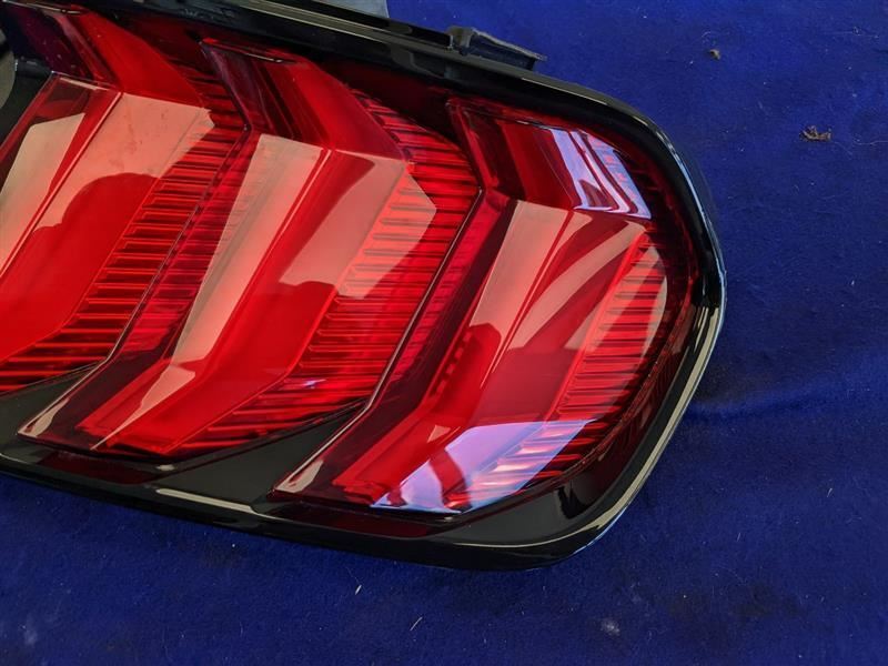 2018-2023 Ford Mustang GT S550 Passenger Right Taillight Lamp Brake Lens OEM - The Parts Farm