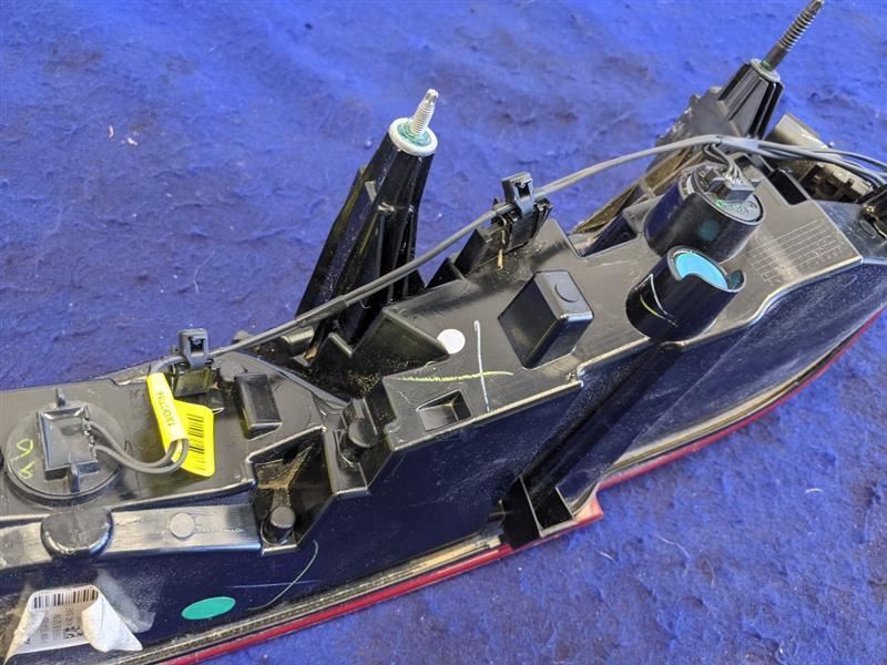 2016-2018 Chevrolet Camaro LS LT SS Passenger Taillight Lamp Lens New Take Off - The Parts Farm