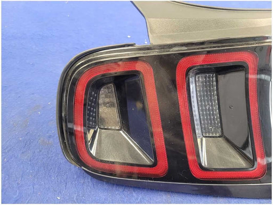 2011-2014 Ford Mustang GT500 GT SVT Driver Rear Taillight LH Light Lamp 2812