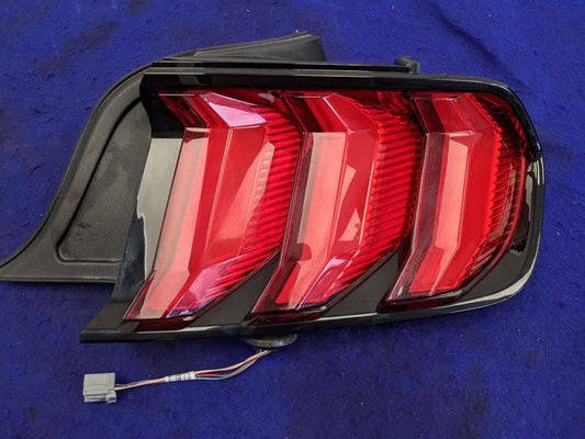 2018-2023 Ford Mustang GT S550 Passenger Right Tail Light Lamp Brake Lens OEM