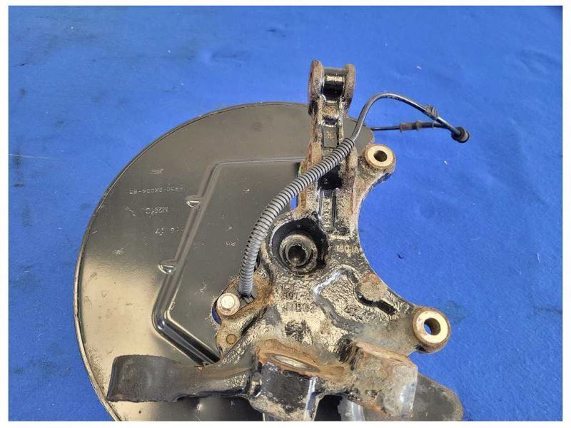 2015-2017 Ford Mustang GT S550 Passenger Front Spindle Knuckle 2540 - The Parts Farm