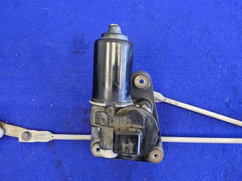 1999-2004 Ford Mustang Cobra SVT DOHC 4.6L Windshield Wiper Arm Blade Wipe - The Parts Farm