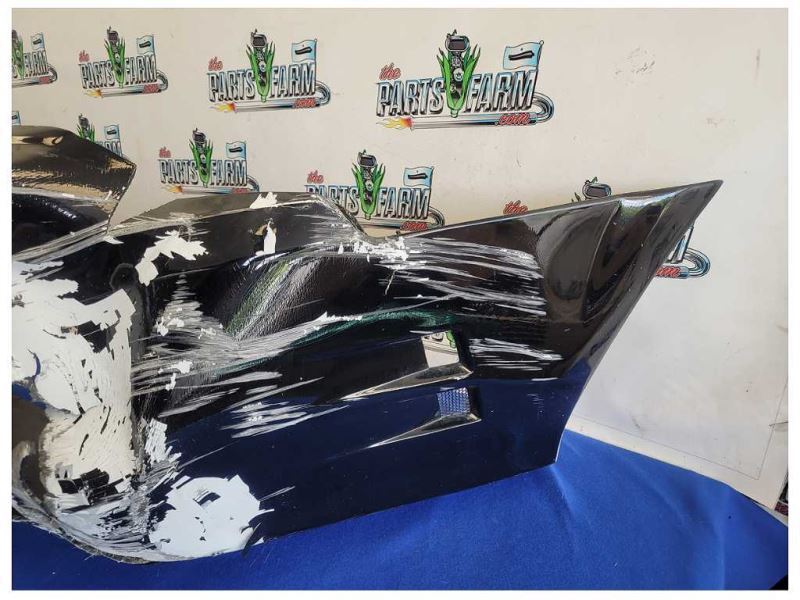 1999-2004 Ford Mustang GT Saleen Rear Bumper Cover Center Exhaust *Damage* 2556 - The Parts Farm