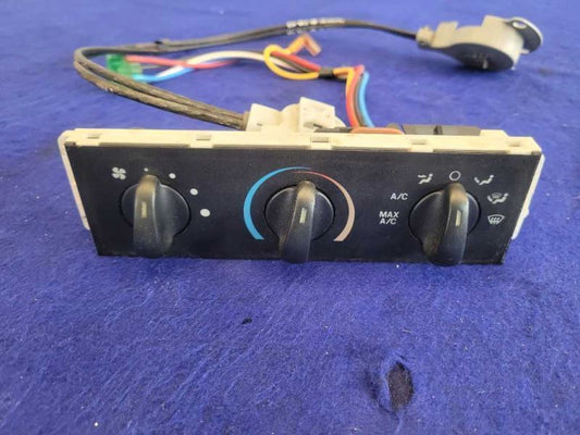 1999-2004 Ford Mustang Cobra SVT DOHC 4.6L HVAC Controls AC Dash Face 2364