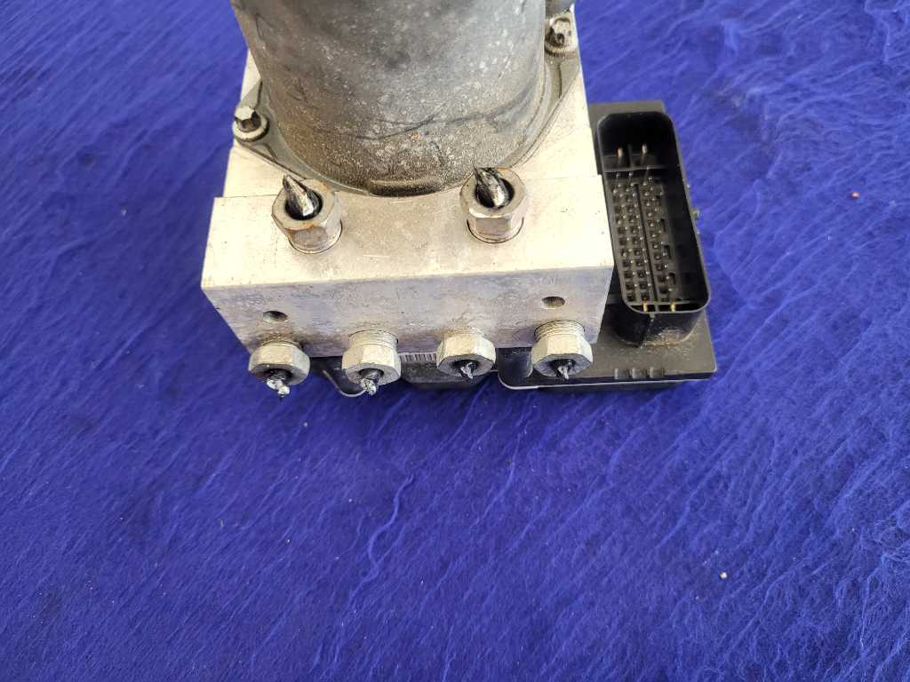 2012-2015 Chevrolet Camaro ZL1 ABS Anti-Lock Brake Module System Pump 2333 - The Parts Farm
