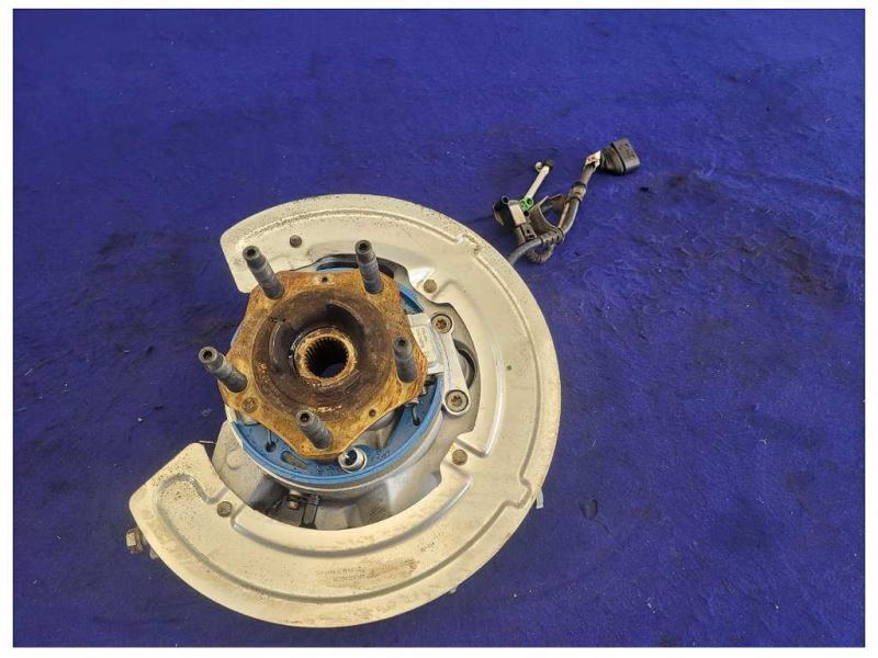 2017 Porsche 911 Turbo Front Passenger Right Spindle Knuckle Hub 2421 - The Parts Farm