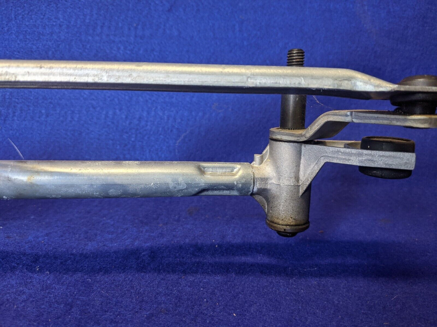 2015-2017 Ford Mustang GT S550 Windshield Wiper Motor Linkage Transmission Arm - The Parts Farm