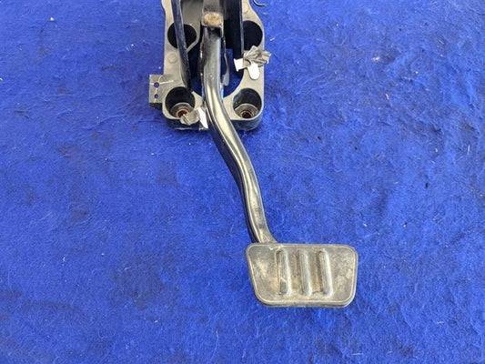 2015-2017 Ford Mustang GT S550 Automatic Pedal Box Brake Pad Assembly 2051