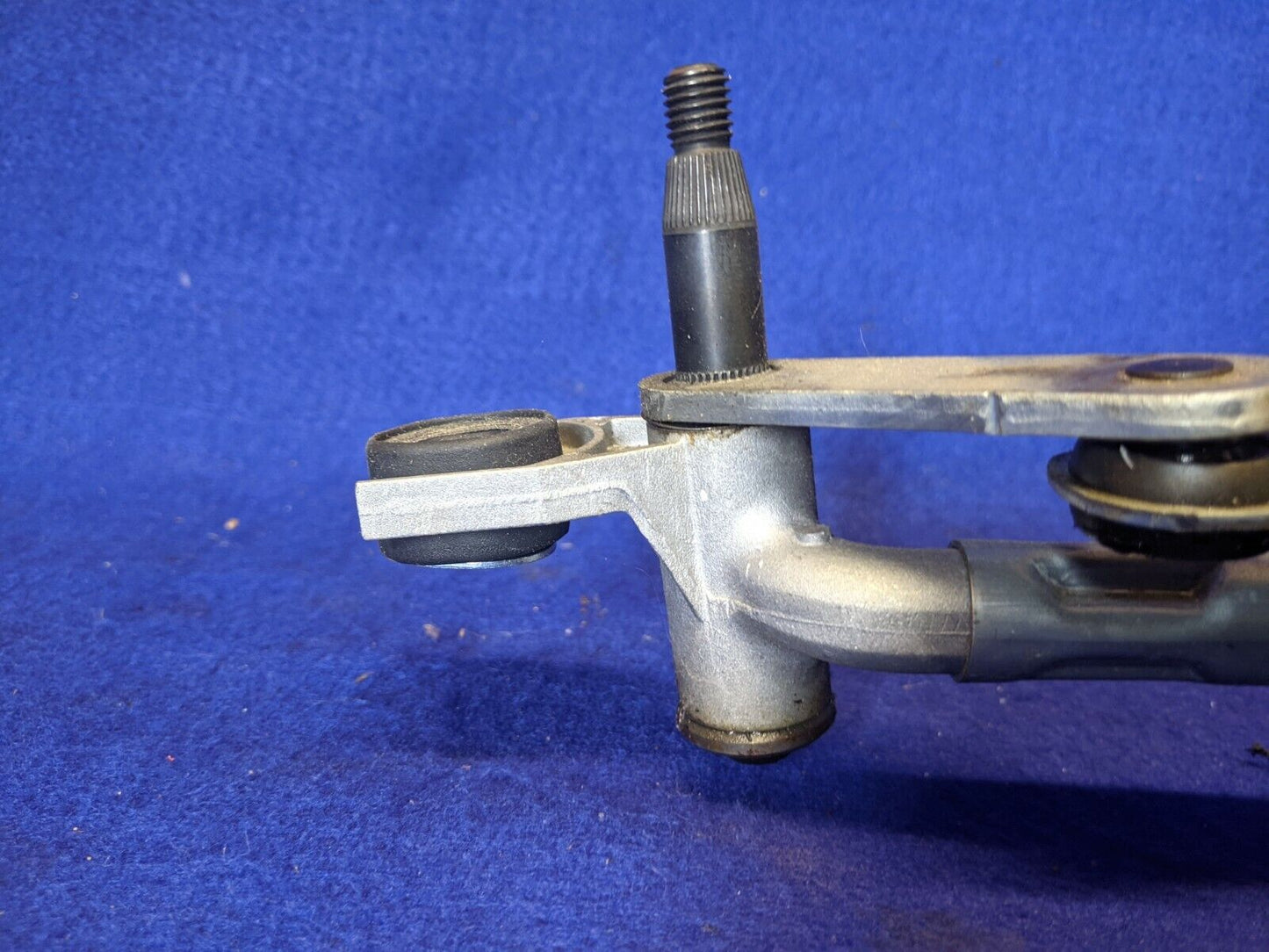 2015-2017 Ford Mustang GT S550 Windshield Wiper Motor Linkage Transmission Arm - The Parts Farm