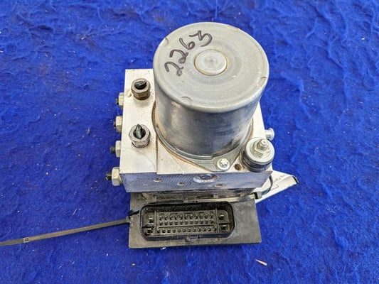 2012-2015 Chevrolet Camaro SS ABS Anti-Lock Brake Module Pump Front Switch 2263