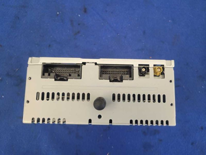 2016 Ford Fq50 Pickup Truck Info-GPS-TV Screen Front Dash 8in Screen 2369 - The Parts Farm