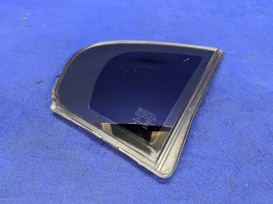 2014-2017 Chevrolet Caprice SS 6.2L Passenger Right Rear Door Vent Glass OEM