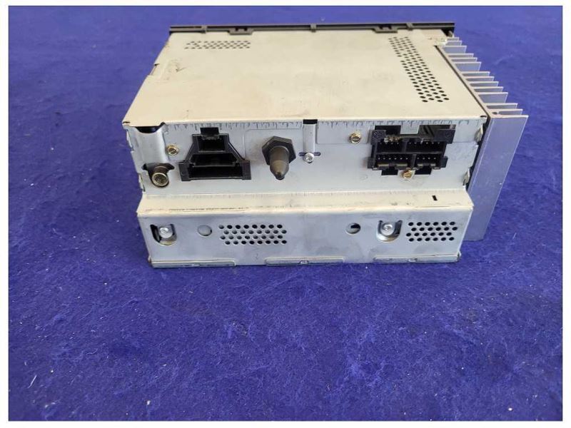 2004 Chevrolet Corvette Z06 FRC Audio Radio AM FM Receiver Stereo 2082 - The Parts Farm