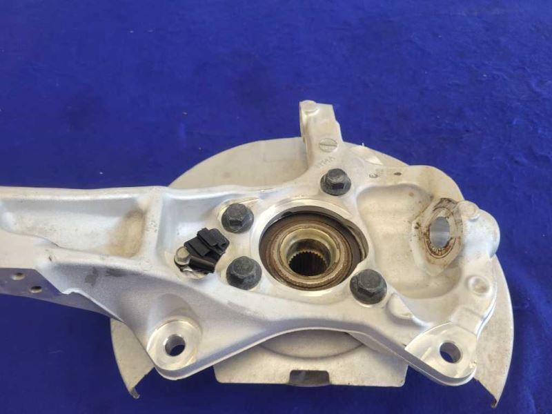2019-2021 Chevrolet Silverado RST 6.2L 4x4 Driver Front Spindle Knuckle Hub 2099 - The Parts Farm