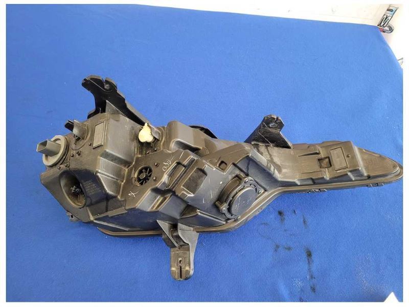 2019-2020 Chevrolet Camaro SS Driver Left Front Headlight Lamp Lens 2538 - The Parts Farm