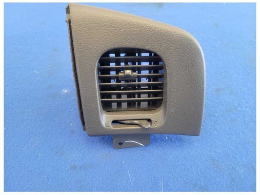 2003-2004 Mercury Marauder 4.6L 4v Passenger Front Air Vent Dash Panel 2522