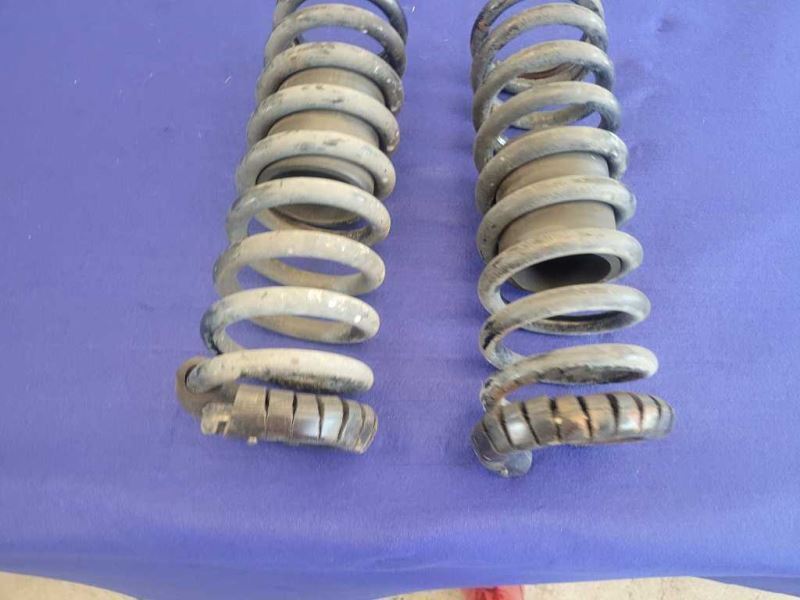 1994-1995 Ford Mustang GT 5.0L Convertible Rear Back Coil Springs OEM 2406 - The Parts Farm