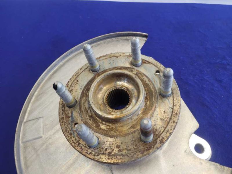 2019-2021 Chevrolet Silverado RST 6.2L 4x4 Driver Front Spindle Knuckle Hub 2099 - The Parts Farm