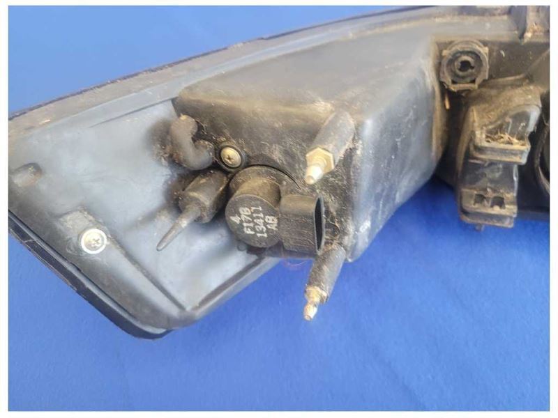 1999-2004 Ford Mustang Cobra SVT DOHC Passenger Front Headlight Lamp *Fade* 2570 - The Parts Farm