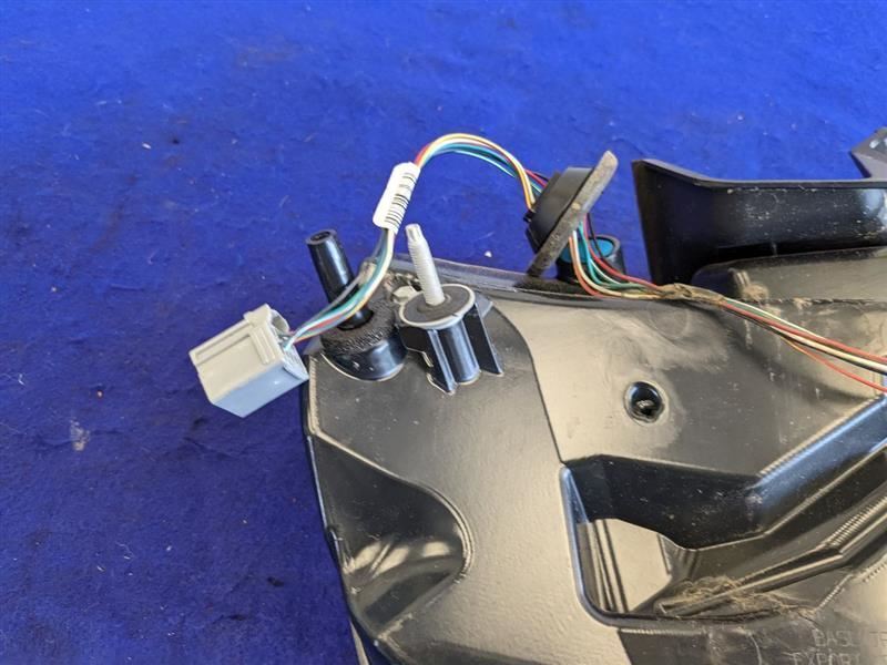 2018-2023 Ford Mustang GT S550 Passenger Right Taillight Lamp Brake Lens OEM - The Parts Farm