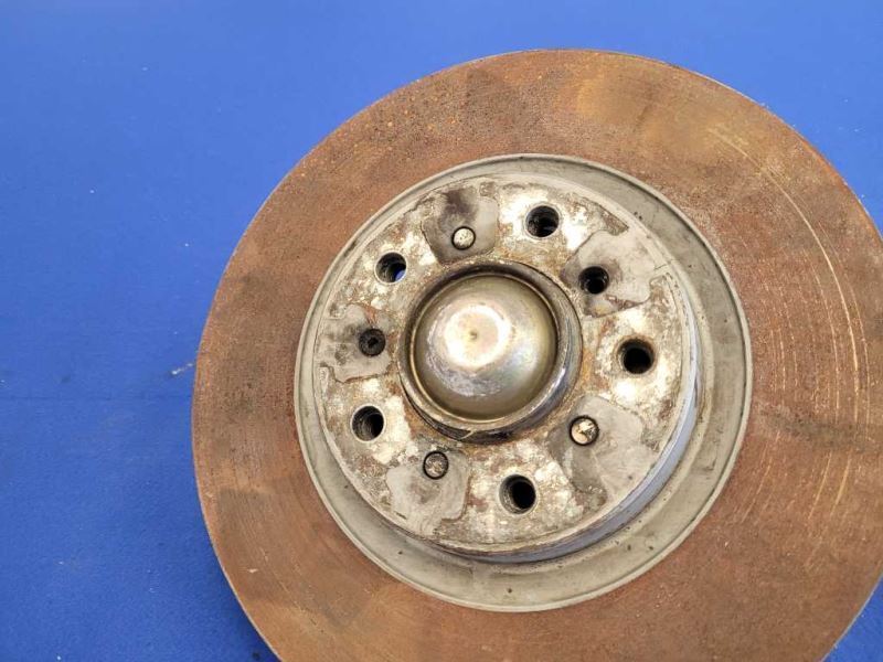 2001-2006 BMW M3 Convertible Passenger Front Spindle Knuckle Hub 2448 - The Parts Farm