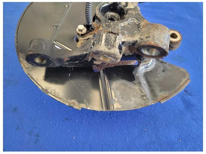 2015-2017 Ford Mustang GT S550 Passenger Front Spindle Knuckle 2540 - The Parts Farm