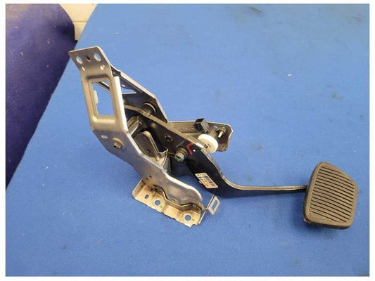 2010-2015 Chevrolet Camaro SS Coupe Brake Pedal Assembly Cage 2588