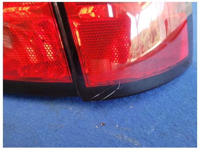 1999-2004 Ford Mustang GT Passenger RH Rear Taillight Lamp Light 2589 - The Parts Farm