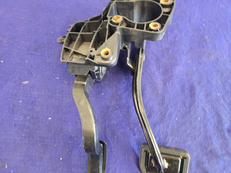 2017 2018 2019 2020 Tesla Model 3 Standard Accelerator Gas Pedal Box Cage - The Parts Farm