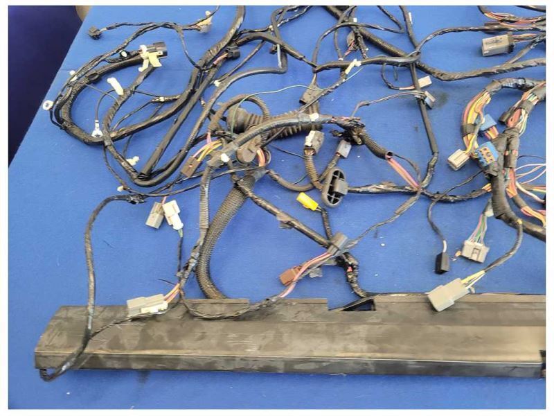 2003-2004 Mercury Marauder 4.6L 4v Body Harness Wire Plug *Broken* 2522 - The Parts Farm