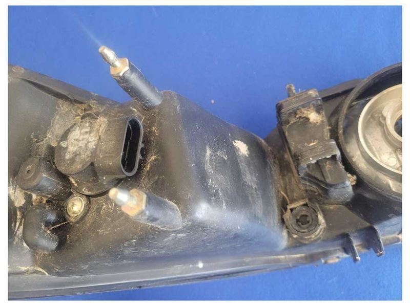 1999-2004 Ford Mustang GT Cobra Driver Front Left Headlight Lamp *Faded* 2570 - The Parts Farm