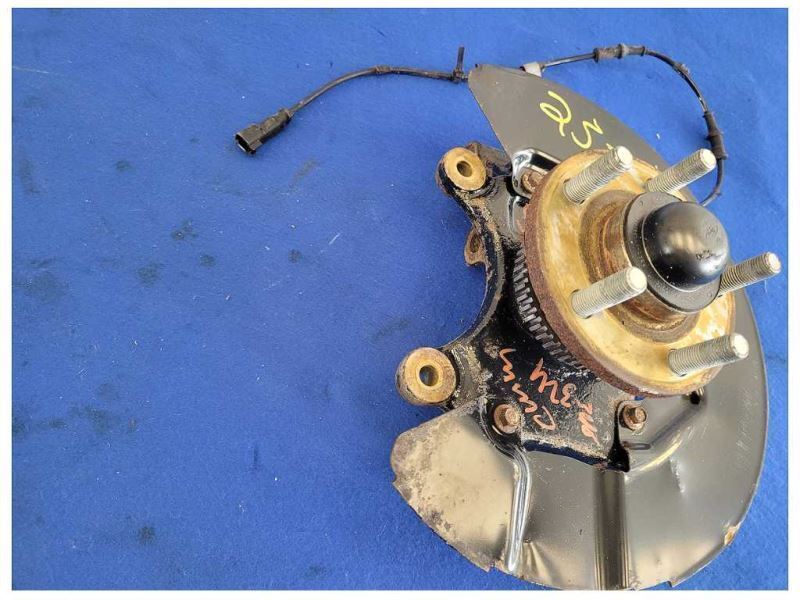 2015-2017 Ford Mustang GT S550 Passenger Front Spindle Knuckle 2540 - The Parts Farm