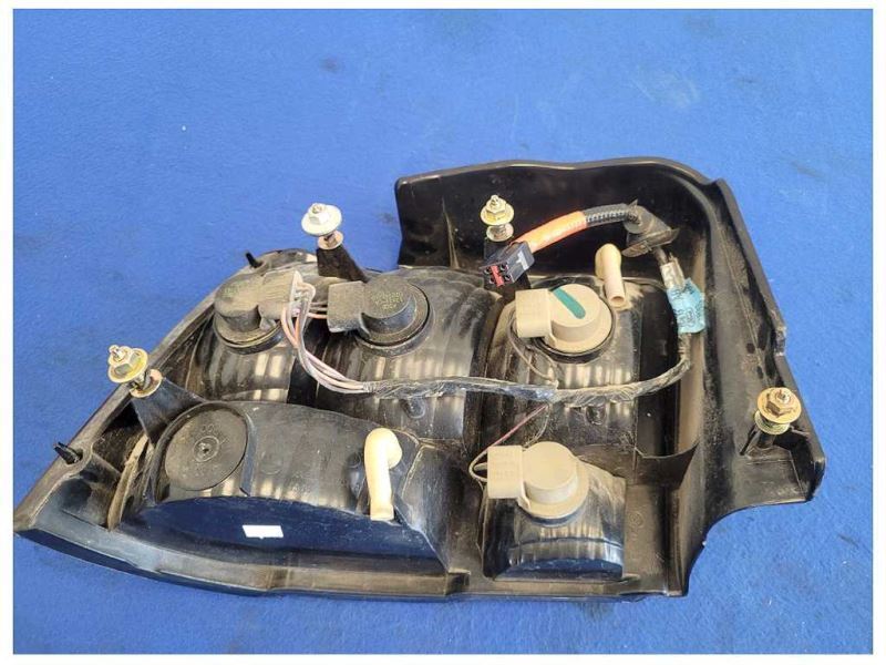 1999-2004 Ford Mustang GT Passenger RH Rear Taillight Lamp Light 2589 - The Parts Farm