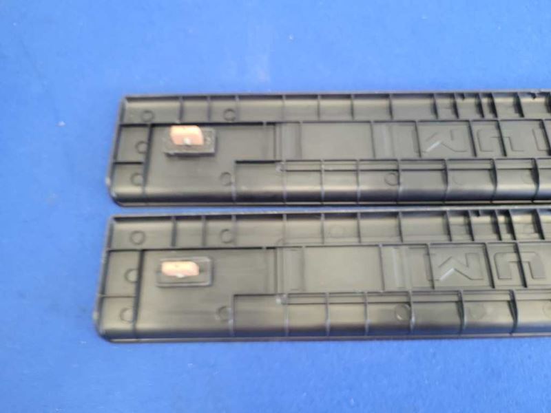 2015-2023 Ford Mustang GT S550 Pair Door Sill Plates No Light Scuff 2439 - The Parts Farm