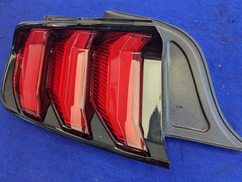 2018-2023 Ford Mustang GT S550 Passenger Right Tail Light Lamp Brake Lens OEM - The Parts Farm