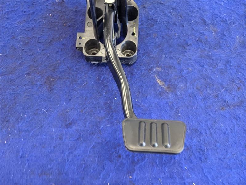 2015-2017 Ford Mustang GT S550 Automatic Pedal Box Brake Pad Assembly - The Parts Farm