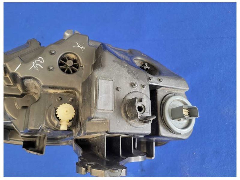 2019-2020 Chevrolet Camaro SS Driver Left Front Headlight Lamp Lens 2538 - The Parts Farm